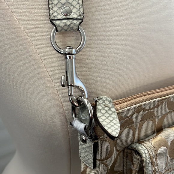 Coach tan signature C crossbody bag - Picture 8 of 15